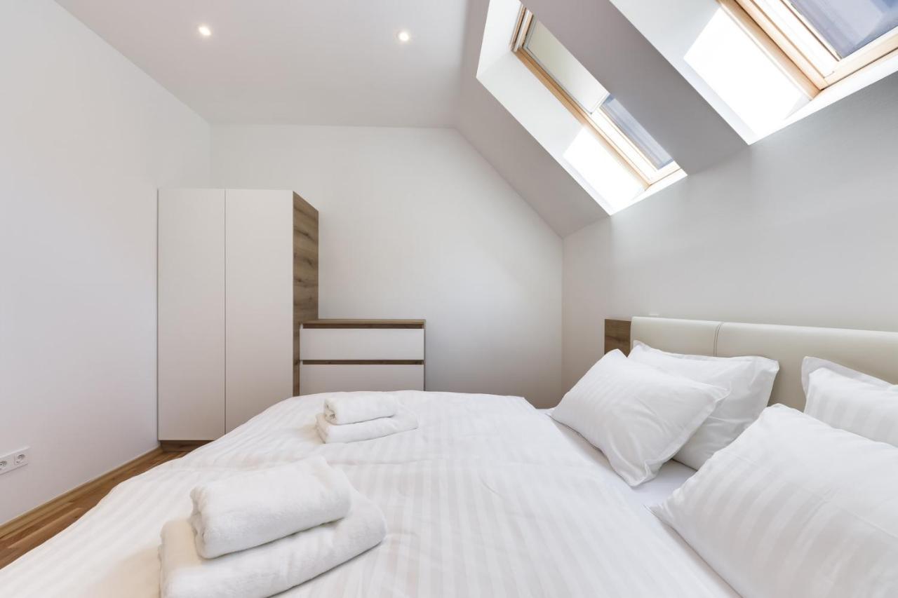 Chic Apartments With Balcony And Spa In Mojstrana Zewnętrze zdjęcie